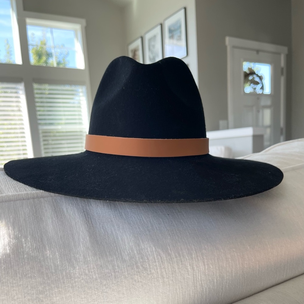 Gigi pip Scottie felt fedora hat